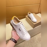 Мужская коллекция «Bally» 2021 года поступила в продажу в магазинах Гонконга. По