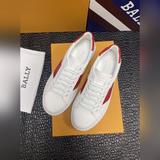 BALLY  Первый слой кожи бычка, приглашаем сравнить с микрофиброй. Официальный са