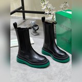 Классическая модель Bottega Venet, долгое время в продаже, версия высшего качест