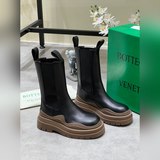 Классическая модель Bottega Venet, долгое время в продаже, версия высшего качест