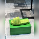Bottega Veneta тапочки для пар. Оригинальная модель высшего качества, популярная
