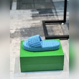 Bottega Veneta тапочки для пар. Оригинальная модель высшего качества, популярная