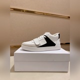 Новые осенне-зимние кроссовки Celine в белом цвете с яркими вставками. Простые, 