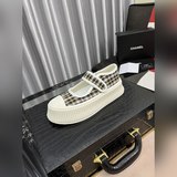 Новая коллекция модной женской обуви Chanel весна 2023 года — это универсальные 
