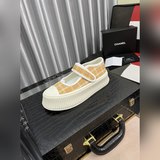 Новая коллекция модной женской обуви Chanel весна 2023 года — это универсальные 