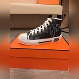 【Dior】 Новая модель спортивных туфель для пар в стиле кэжуал, новый дизайн весны