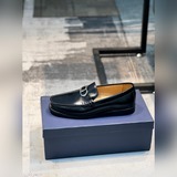 Новая модель от Dior, изготовлена из кожи быка, эксклюзивная продажа. Использует