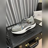 [Dior] Поставка обуви для отдыха, изготовленной из импортной кожи бычка с тиснен