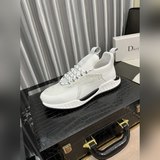 [Dior] , новейшая модель мужской обуви для отдыха, обеспечивающая удобство и ком