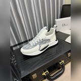 [Dior] , новейшая модель мужской обуви для отдыха, обеспечивающая удобство и ком