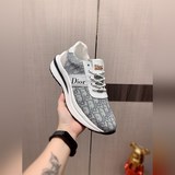 «Dior» — новейшая модель обуви для отдыха, роскошный бренд высшего качества. Обу