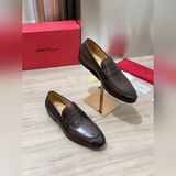 (Высокое качество) Новая модель мужских туфель с закрытым носком от Ferragamo, о