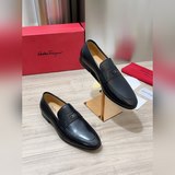 (Высокое качество) Новая модель мужских туфель с закрытым носком от Ferragamo, о