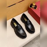 Высококачественные мужские туфли для официальных мероприятий от Ferragamo. Матер