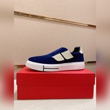 Новая модель мужских скейтбордных кроссовок Ferragamo на официальном сайте. Верх