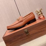 Новая модель кожаных туфель «Ferragamo» — последний хит в мире обуви для отдыха,