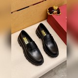 Высококачественные мужские туфли для официальных мероприятий от Ferragamo. Матер