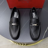 Бренд： Ferragamo Размер： 38-44 (45 по заказу) Качество： фирменный.