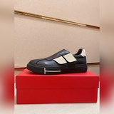 Новая модель мужских скейтбордных кроссовок Ferragamo на официальном сайте. Верх