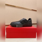 Новая модель мужских скейтбордных кроссовок Ferragamo на официальном сайте. Верх