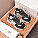 GIVENCHY Новая коллекция 2023 года от Givenchy, доступна в магазинах, рекомендуе