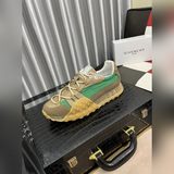 Новая модель ультрамодных и стильных мужских кроссовок Givenchy с ламинированным
