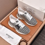 GIVENCHY Новая коллекция 2023 года от Givenchy, одновременно в продаже в магазин