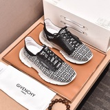 GIVENCHY Новая коллекция 2023 года от Givenchy, доступна в магазинах, рекомендуе