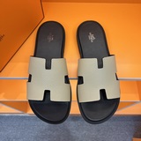Высококачественные мужские весенне-летние тапочки Hermès, представленные в магаз