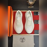 【Hermès】 (кожаная подкладка) Популярная модель для пар, представлена в фирменном