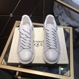 Alexander McQueen / Маккуин Классические белые кроссовки, подходящие к любому ст