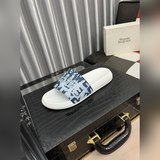 Новые тапочки MQ от McQueen уже в продаже. Оригинальная подошва, легкие и нескол