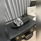Новые тапочки MQ от McQueen уже в продаже. Оригинальная подошва, легкие и нескол