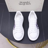 Alexander McQueen / Маккуин Классические белые кроссовки, подходящие к любому на