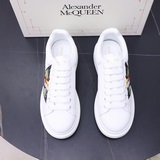 Alexander McQueen / Маккуин Классические белые кроссовки, подходящие к любому на