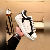 Alexander McQUEEN снова обновил свою высококачественную версию, которая стала до