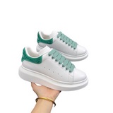 Новый чип Alexander McQUEEN с задним бутоном. Размер： женский 34-39, мужской 3.