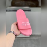 Новые тапочки для пар от McQueen.MQ уже в продаже. Оригинальная подошва, легкие 