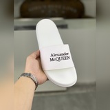 Новые тапочки для пар от McQueen.MQ уже в продаже. Оригинальная подошва, легкие 