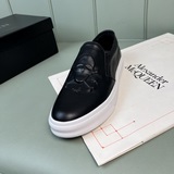 Новая модель от McQueen уже в продаже. Материал： верх из кожи теленка, удобная к
