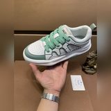 Новые модели мужской обуви PRADA появились на официальном сайте： точные копии, с