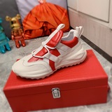 «Prada» — новейшая модель кроссовок в стиле «папа», от ведущего бренда, высочайш