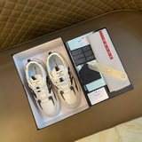 Эксклюзивная премьера 【Prada】 ~ Уникальные кроссовки в современном стиле. Официа