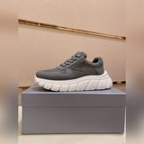 Высокое качество. Новые модели PRADA (Prada) поступили в продажу одновременно с 
