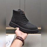 Верхняя часть обуви Prada из импортной кожи. Комфортная стелька, тщательная обра
