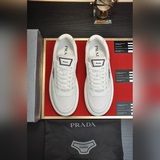 【Prada】 Популярная модель с толстой амортизирующей подошвой, авангардные и униве