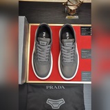 【Prada】 Популярная модель с толстой амортизирующей подошвой, авангардные и униве
