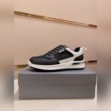 Высококачественная новая коллекция PRADA (Prada) поступила в продажу одновременн