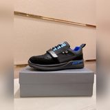 Высокое качество, новая модель PRADA (Prada) появилась в продаже одновременно с 