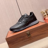 «Prada» — новейшая модель обуви для повседневного ношения от ведущего бренда, ро